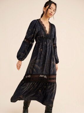 farm rio blue full of flowers organic cotton midi dress | Dresses | Farm Rio Garvee 4 Drawers Nightstand women's a line dress Size:M/10 its rich blue backdrop